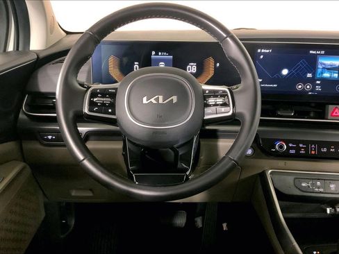Certified 2026 Kia Carnival FWD image 5