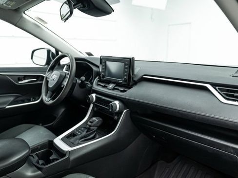 Used 2021 Toyota RAV4 XLE image 14