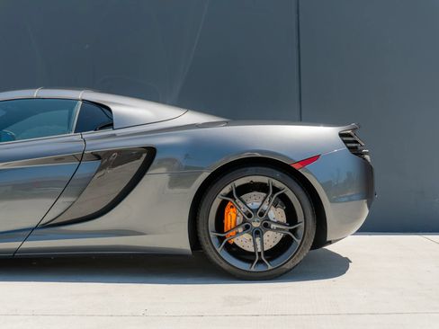 Used 2014 McLaren MP4-12C Spider RWD image 24
