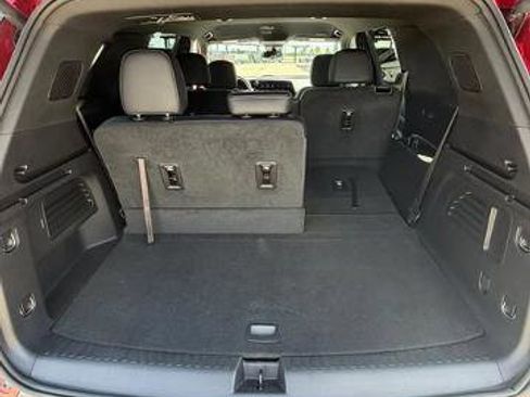 Used 2024 Chevrolet Traverse LT w/ Midnight/Sport Edition FWD image 12