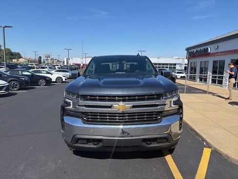 Used 2021 Chevrolet Silverado 1500 LT AWD/4WD image 9