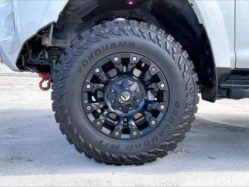 Used 2020 Toyota 4Runner 4WD image 8