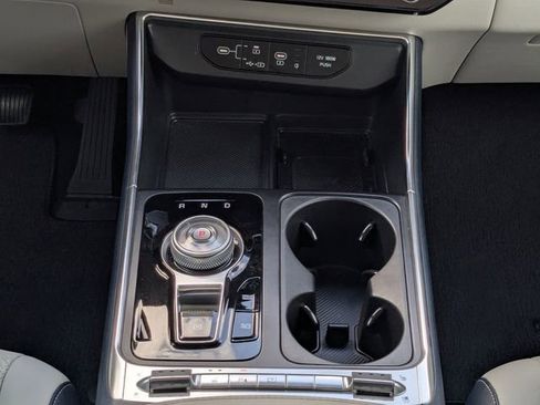 Certified 2025 Kia Carnival SX Prestige image 28