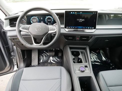 New 2025 Volkswagen Tiguan SE AWD/4WD image 9