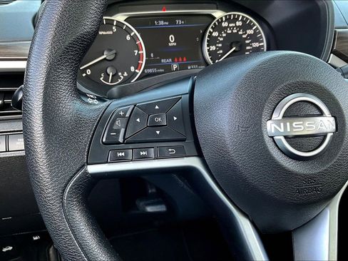 Used 2024 Nissan Altima 2.5 SV image 12