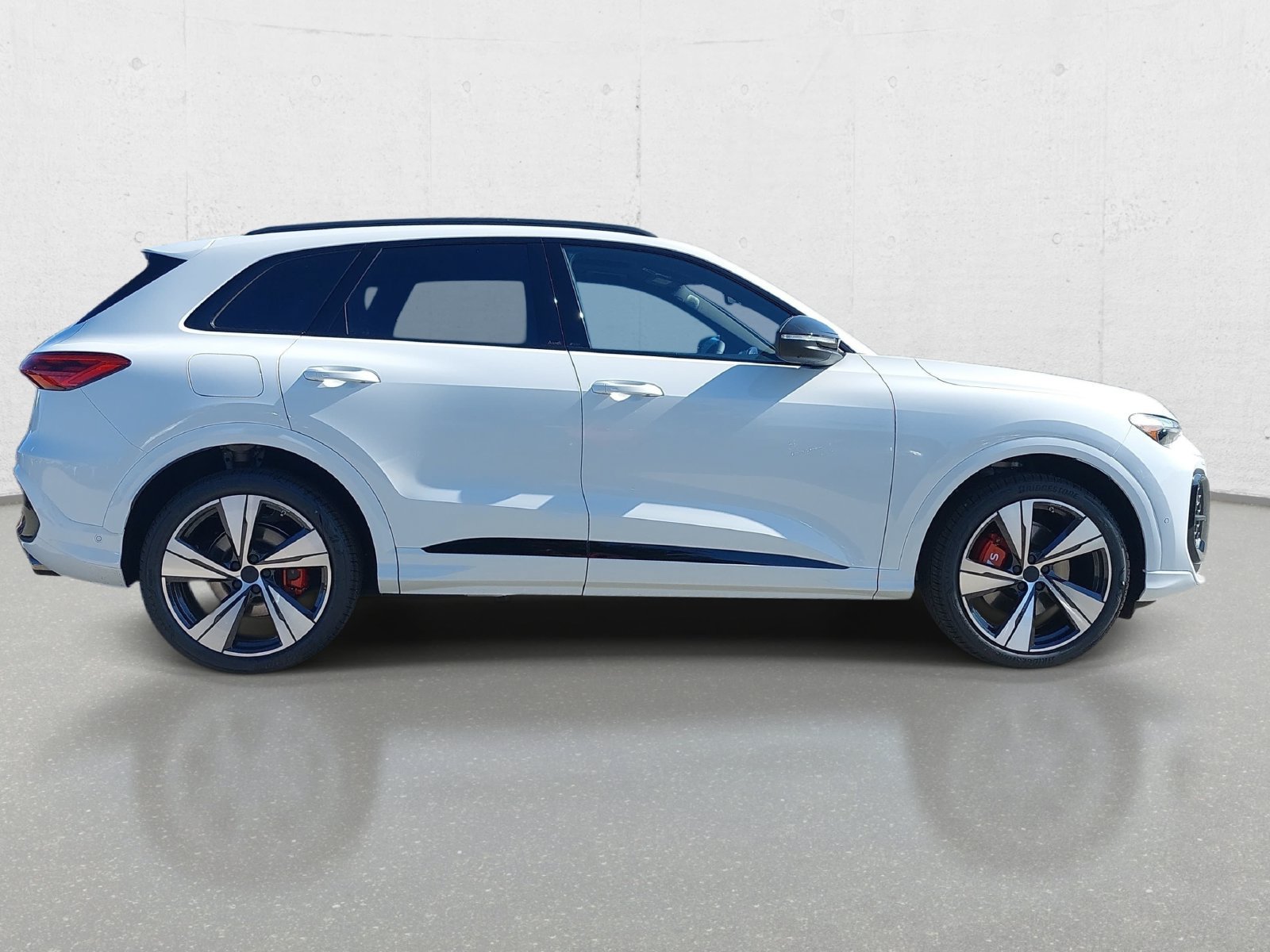 New 2026 Audi SQ5 Premium Plus AWD/4WD image 4