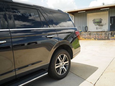 Used 2022 Ford Expedition Limited AWD/4WD image 21