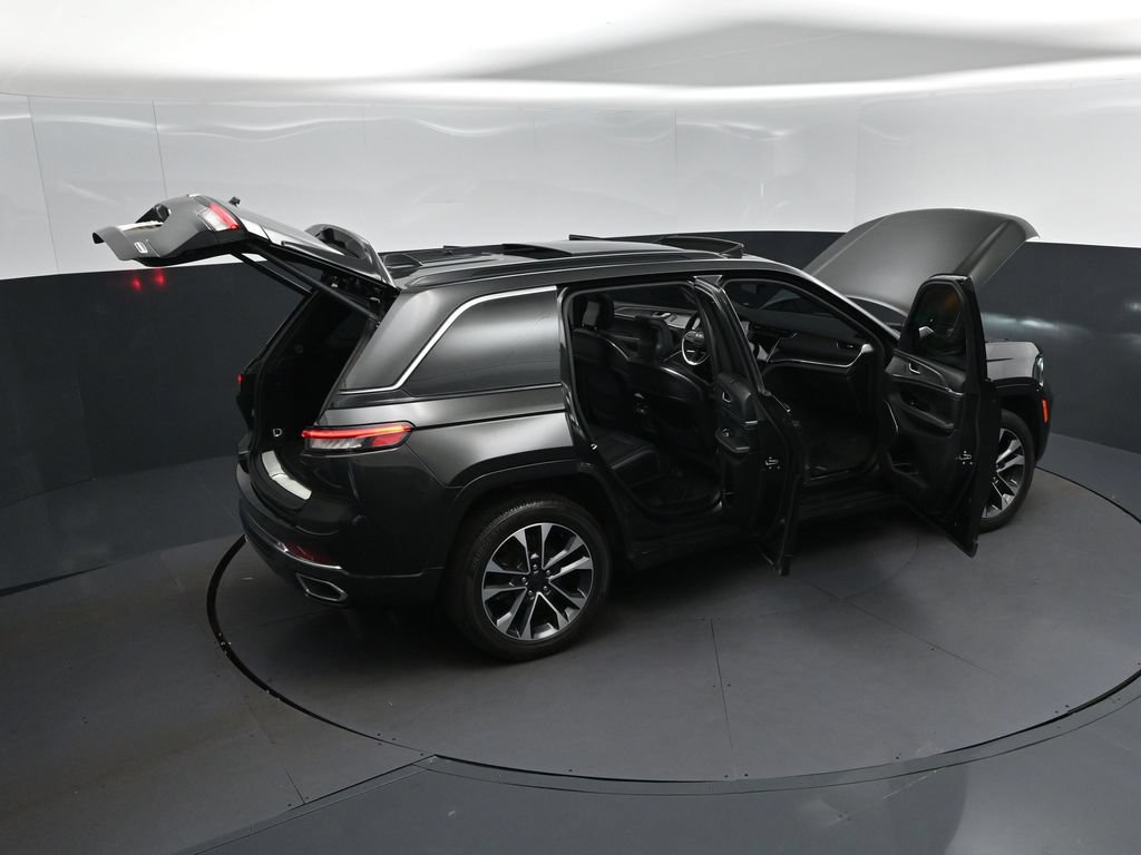 Used 2024 Jeep Grand Cherokee Overland w/ Luxury Tech Group IV AWD/4WD image 49