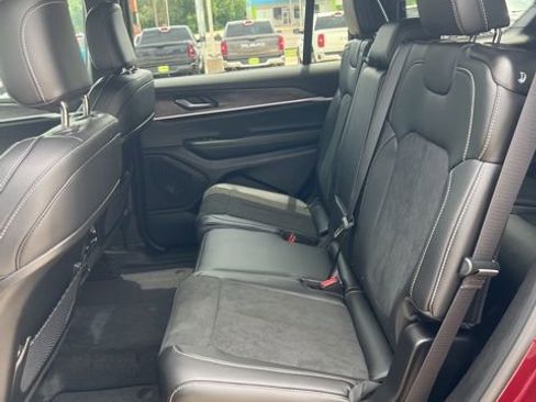 New 2026 Jeep Grand Cherokee L 4WD image 17