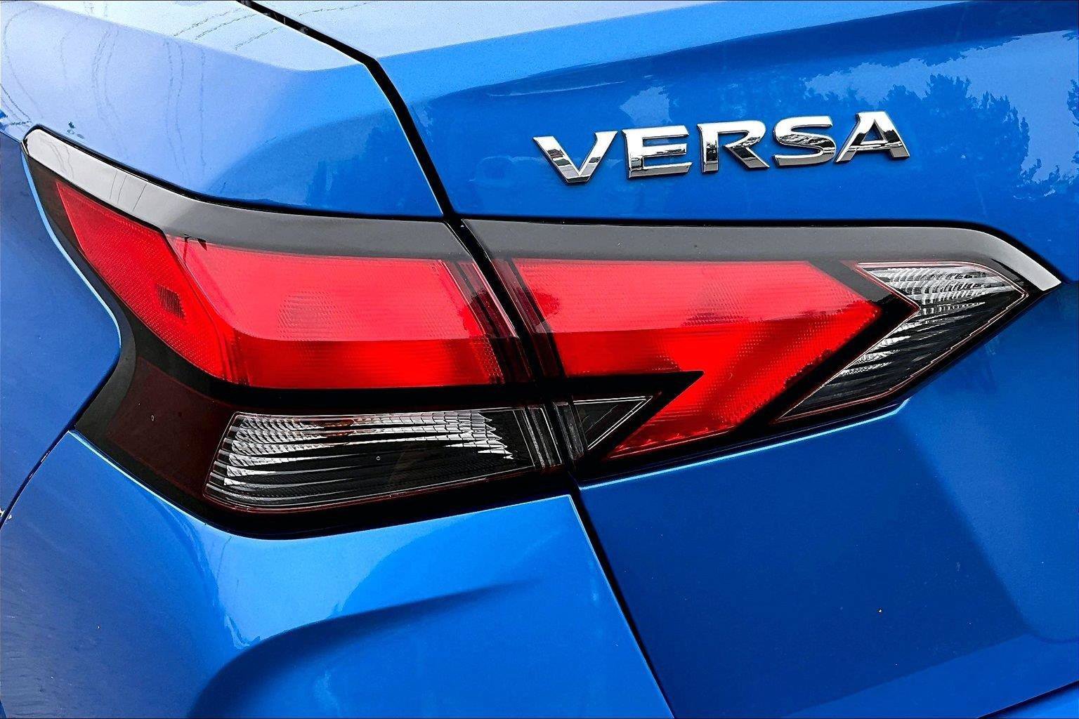 Used 2021 Nissan Versa SV FWD image 23