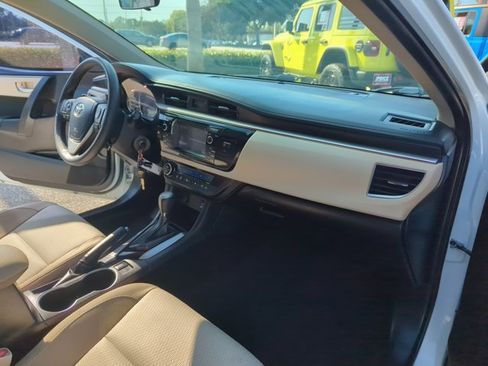 Used 2016 Toyota Corolla LE image 29