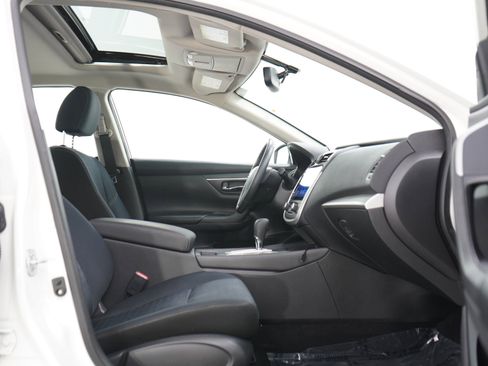 Used 2016 Nissan Altima 2.5 SV w/ Convenience Package FWD image 11