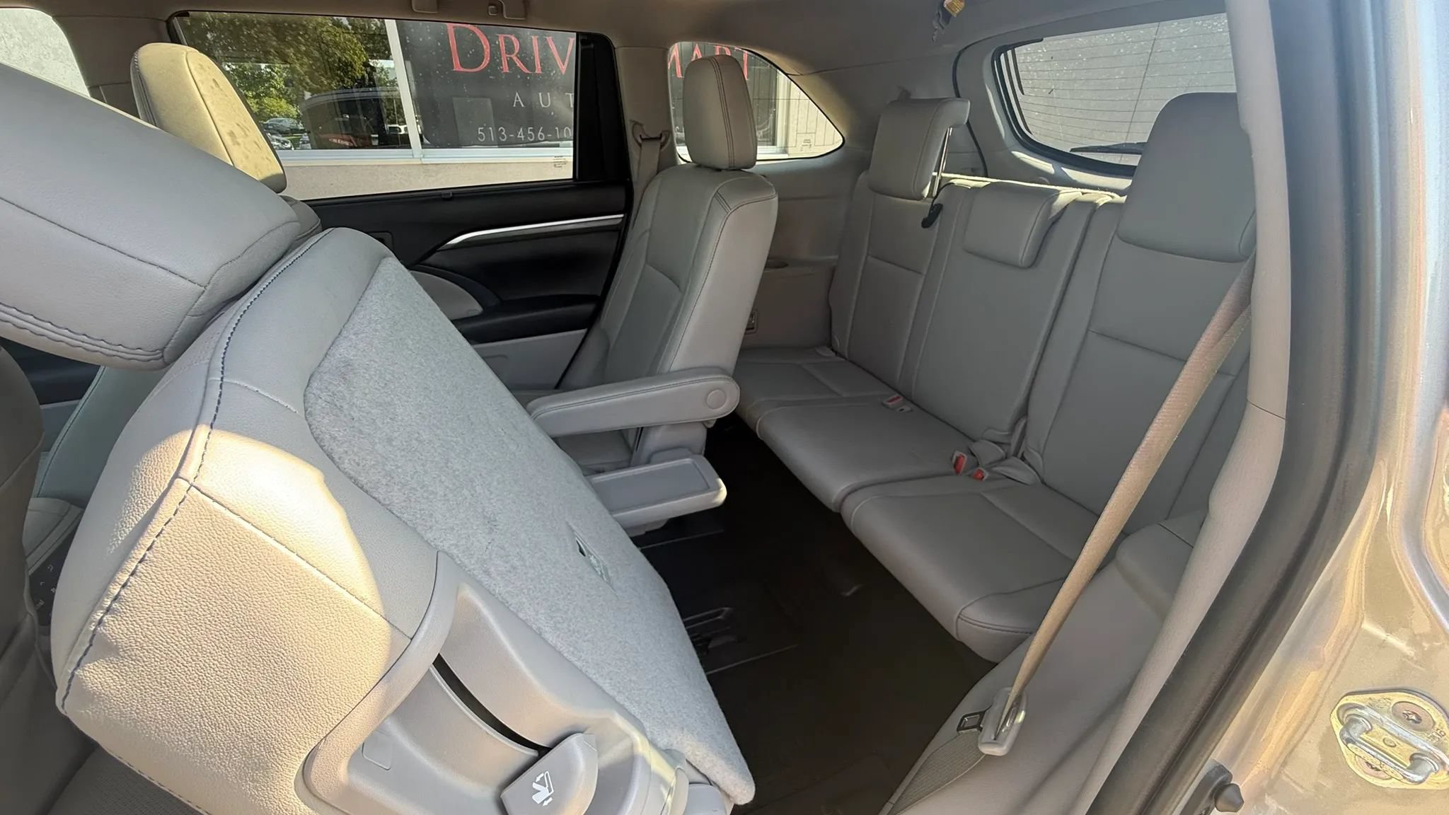 Used 2019 Toyota Highlander Limited Platinum AWD/4WD image 12