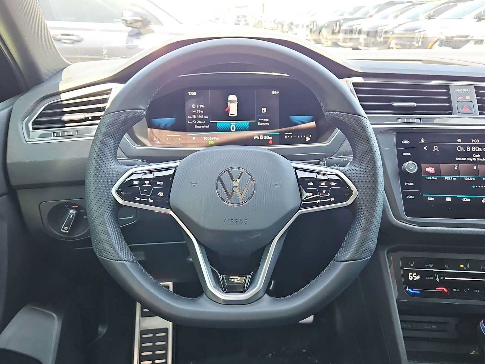 Used 2023 Volkswagen Tiguan SE R-Line FWD image 15