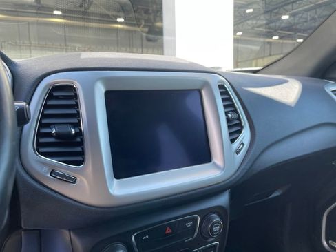 Used 2021 Jeep Compass Latitude w/ Sun and Sound Group AWD/4WD image 15