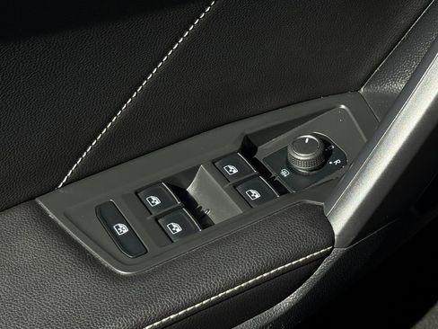 Used 2024 Volkswagen Tiguan Wolfsburg Edition FWD image 37