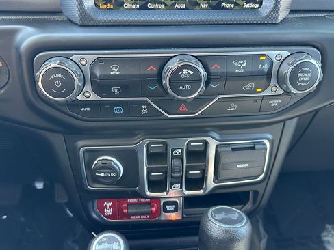 Certified 2023 Jeep Wrangler Unlimited Rubicon 4xe image 27