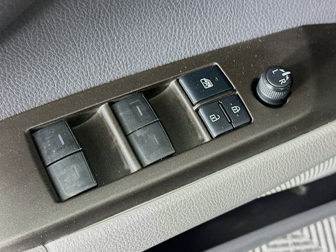 Used 2021 Toyota Camry SE w/ Convenience Package image 15