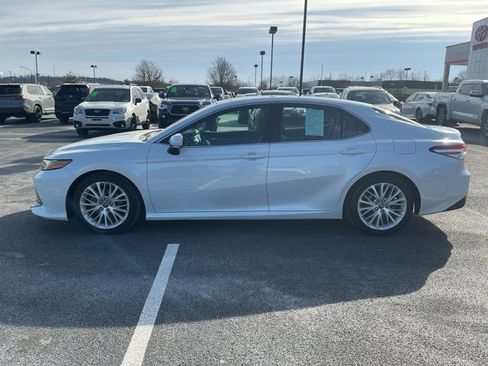 Used 2018 Toyota Camry XLE image 8
