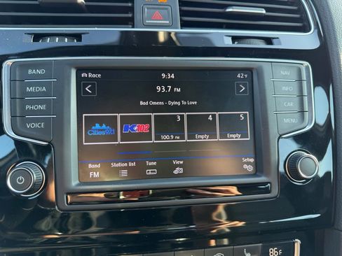 Used 2017 Volkswagen Golf R 4-Door AWD/4WD image 34