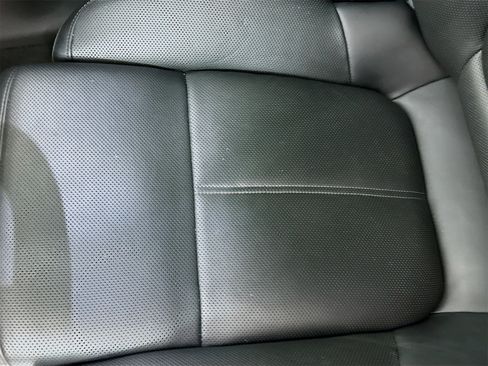 Used 2023 Porsche Macan Turbo image 21