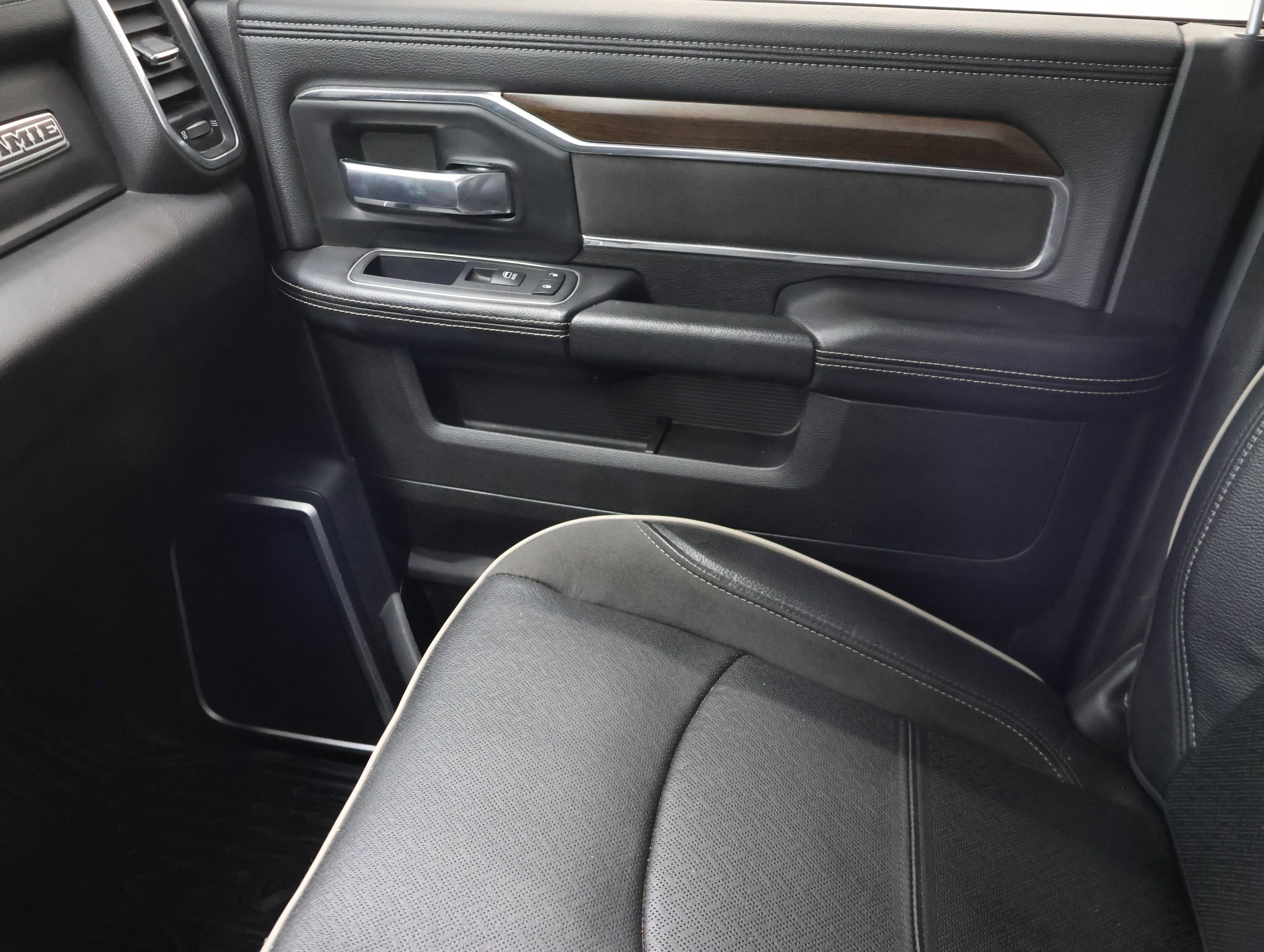 Used 2023 RAM 2500 Laramie AWD/4WD image 13