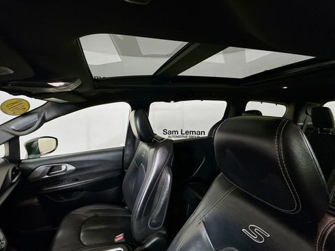 Used 2018 Chrysler Pacifica Touring-L Plus w/ Advanced Safetytec Group image 21