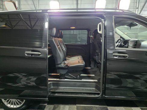 Used 2019 Mercedes-Benz Metris Passenger image 17