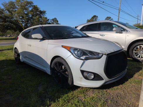 Used 2016 Hyundai Veloster Turbo image 1