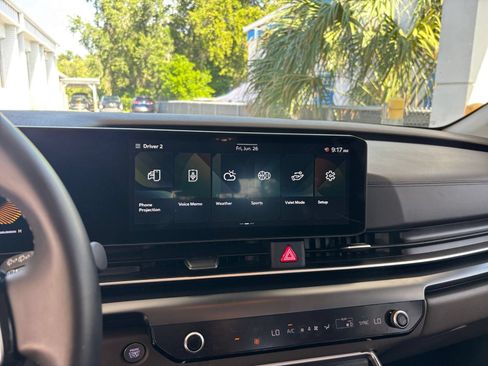 Used 2026 Kia Carnival FWD image 21