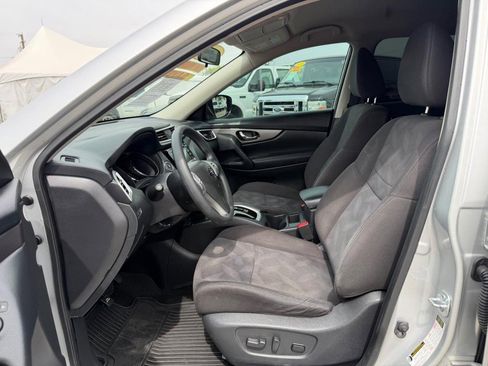 Used 2016 Nissan Rogue SV image 17
