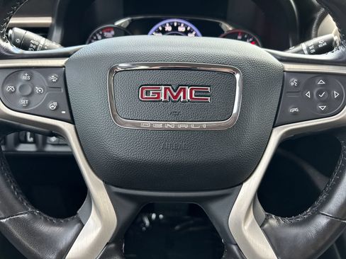Used 2020 GMC Acadia Denali w/ Technology Package AWD/4WD image 10