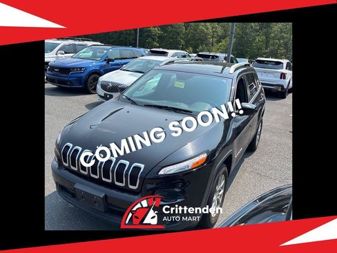 Used 2017 Jeep Cherokee Latitude w/ Comfort/Convenience Group AWD/4WD image 1