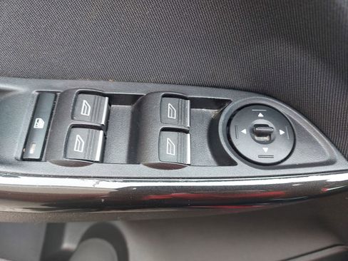 Used 2017 Ford Focus Titanium w/ Titanium Technology Package FWD image 30