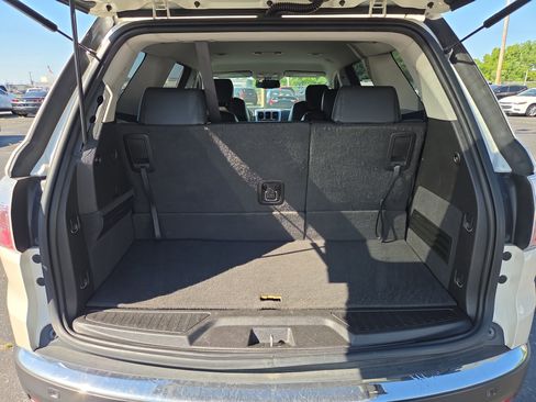 Used 2010 GMC Acadia SLT AWD/4WD image 16
