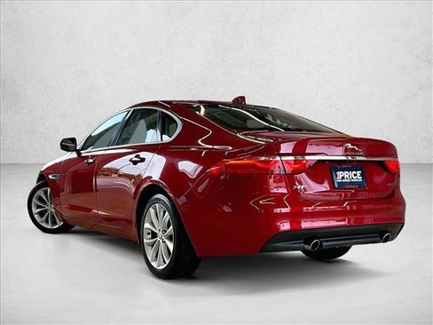 Used 2018 Jaguar XF Premium RWD image 12