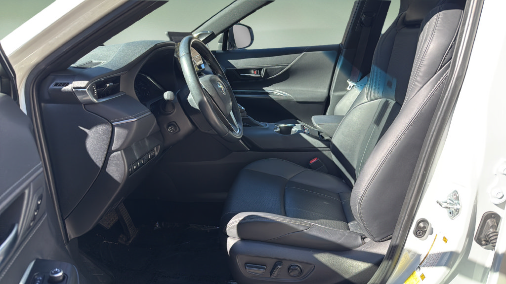 Used 2023 Toyota Venza Limited AWD/4WD image 15