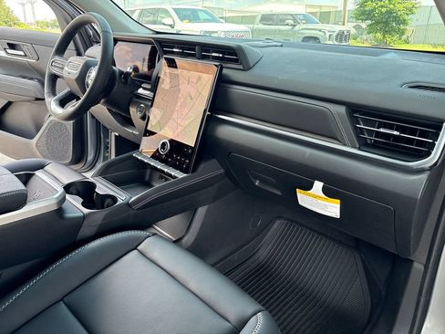 New 2026 GMC Terrain Denali w/ LPO, Floor Liner Package AWD/4WD image 46