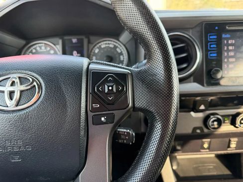 Used 2016 Toyota Tacoma TRD Sport w/ Towing Package RWD image 14