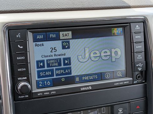 Used 2011 Jeep Grand Cherokee Laredo AWD/4WD image 23