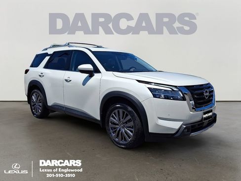 Used 2024 Nissan Pathfinder SL w/ SL Premium Package AWD/4WD image 1