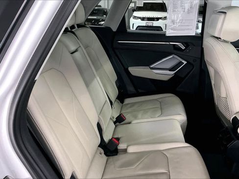 Used 2025 Audi Q3 2.0T Premium w/ Convenience Package image 29