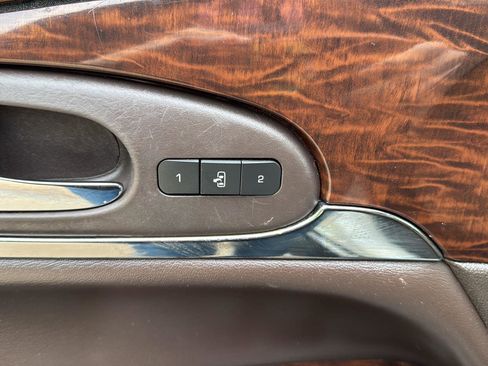 Used 2017 Buick Enclave Leather AWD/4WD image 12