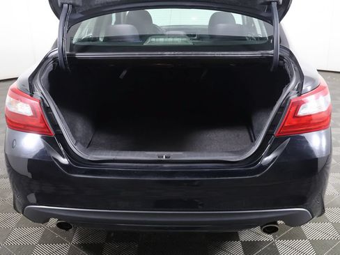 Used 2018 Nissan Altima 2.5 SV FWD image 12