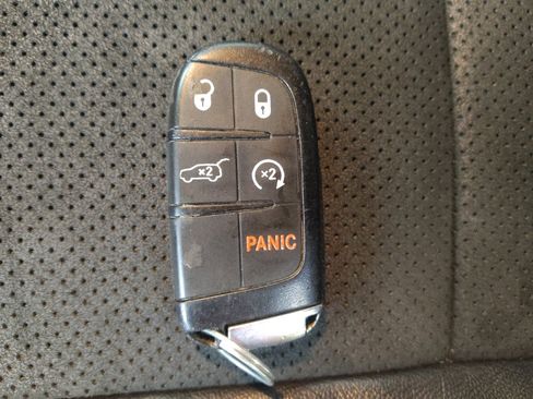 Used 2019 Jeep Grand Cherokee Altitude AWD/4WD image 32