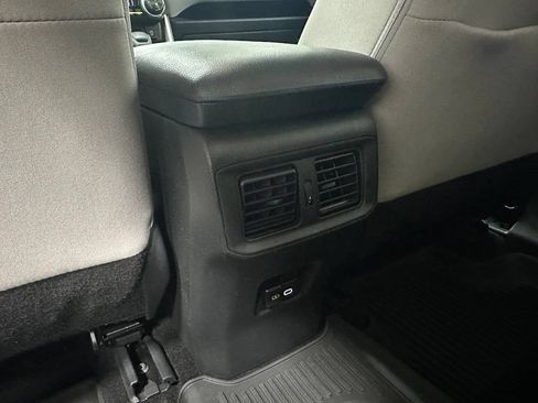 Used 2025 Toyota RAV4 XLE AWD/4WD image 47