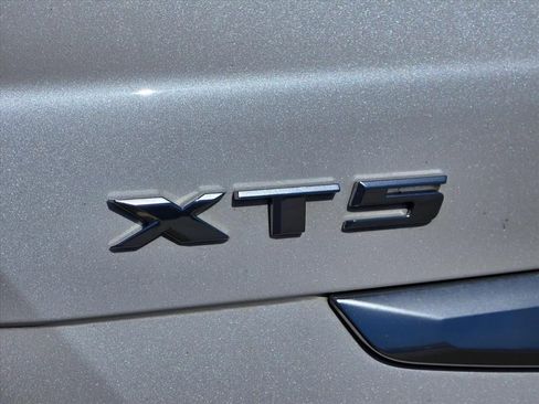 Used 2019 Cadillac XT5 FWD image 16