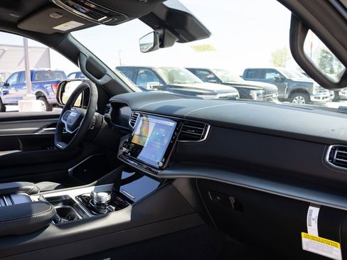 New 2026 Jeep Grand Wagoneer Limited AWD/4WD image 23
