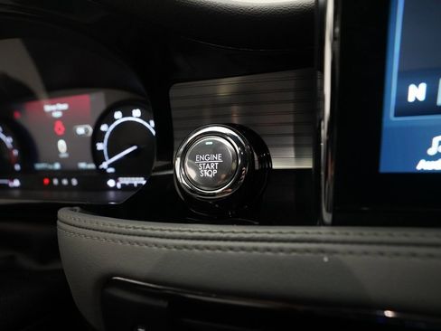 Used 2022 Lincoln Corsair AWD w/ Premium Package image 31