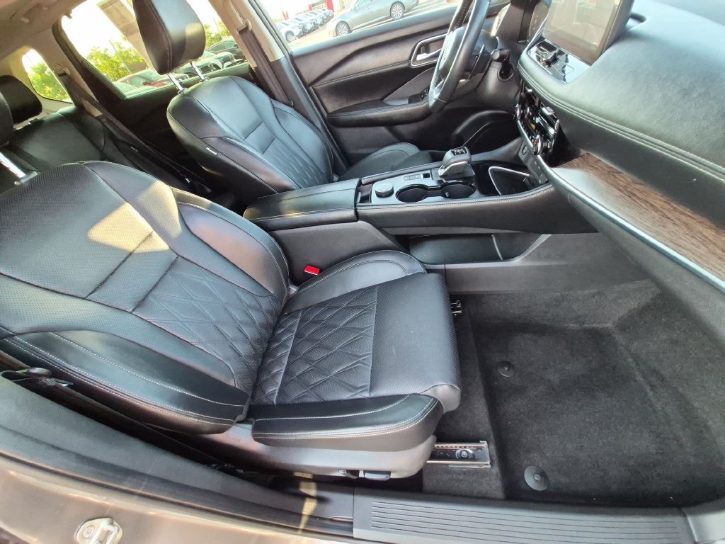 Used 2024 Nissan Rogue Platinum AWD/4WD image 30